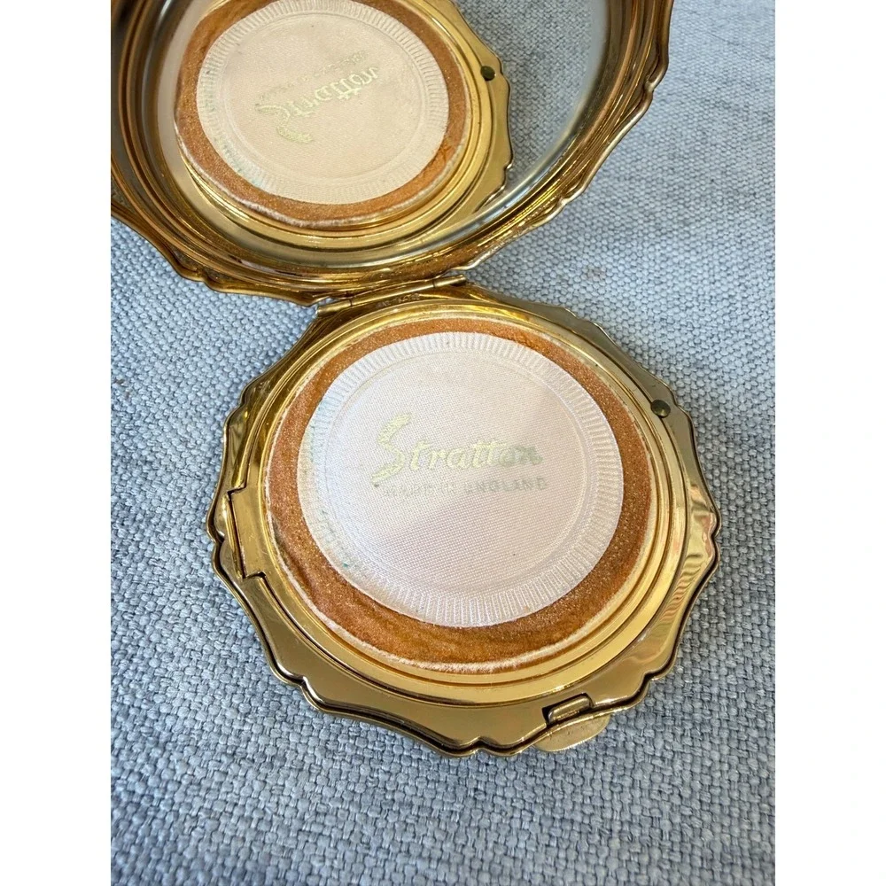Vintage Stratton Mother of Pearl Compact Mirror England White Cross Drugs Vegas
